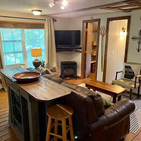 Convenient Cottage-Hot Tub, 4 Minutes To Далонеґа Екстер'єр фото